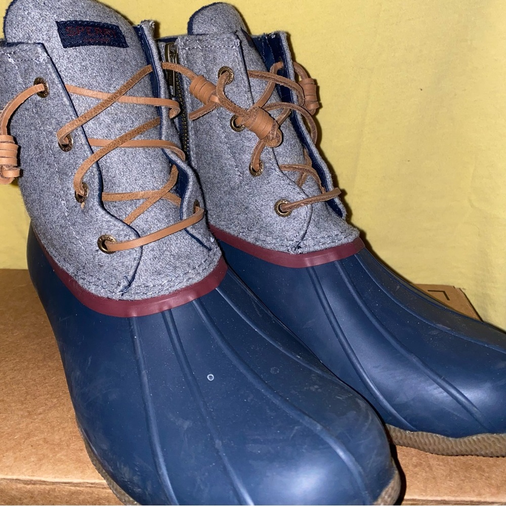Women’s Sperry Saltwater Wool Grey Duck Boot Size 10